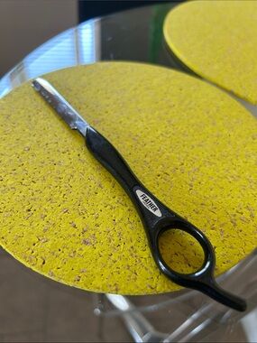 FEATHER // made in Japan hair razor